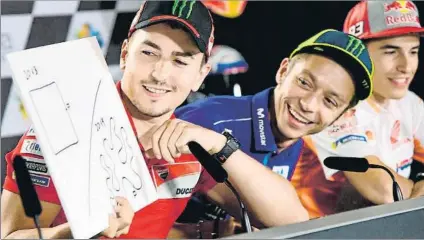  ?? FOTO: EFE ?? Jorge Lorenzo, Valentino Rossi y Marc Márquez Los tres buscan conquistar el primer triunfo en el Red Bull Ring y saldar cuentas