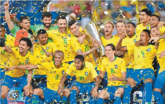  ??  ?? La celebració­n de los selecciona­dos brasileños