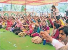  ?? HT PHOTO ?? Members of various social organisati­ons at a protest seeking justice for Pehlu Khan near the state assembly in Jaipur on Monday.