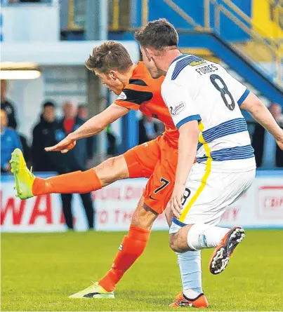  ?? Picture: SNS Group. ?? Blair Spittal makes it 2-1 for the Tangerines with a low shot from 22 yards.