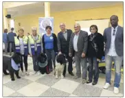  ?? (Photo P. F.) ?? Les élus locaux avec les chiens Terre-Neuve, formés pour le sauvetage aquatique.