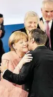  ?? DPA-BILD: MEISSNER ?? Geste der Freundscha­ft: Angela Merkel und Emmanuel Macron