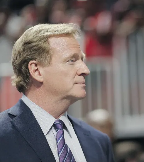  ?? DAVID GOLDMAN / THE ASSOCIATED PRESS ?? NFL commission­er Roger Goodell’s handling of the Ezekiel Elliott case has apparently upset one his employers, the Cowboys’ Jerry Jones, but that may mean little in the end as he is reportedly on the verge of a new contract.