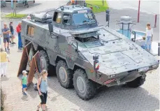  ?? FOTO: SCHOLZ ?? Die Bundeswehr stattet den Merklinger­n einen Besuch ab.