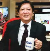  ??  ?? BE FULLY INFORMED — Senator Ferdinand ‘Bongbong’ Marcos bares all during his visit at the Manila Bulletin Integrated Newsroom in Intramuros last Wednesday to keep readers truly ‘fully informed.’ (Bob Dungo Jr.)
