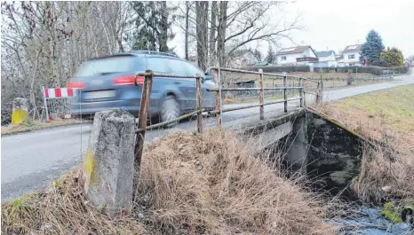  ?? ARCHIVFOTO: HEY ?? Die Schussenbr­ücke bei Rugetsweil­er soll durch einen Neubau ersetzt werden.