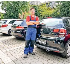  ??  ?? „Königreich Kempen“– auch für Pasqual Osburg ist das KK-Kennzeiche­n ein Stück Heimat.