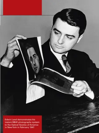  ??  ?? Edwin Land demonstrat­es his instant B&W photograph­y system to the Optical Society of America in New York in February 1947.
