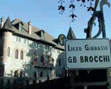  ?? (foto in alto) ?? Il liceo Brocchi È il più grande del Veneto, a dirigerlo Gianni Zen (in foto). L’assessore regionale Elena Donazzan