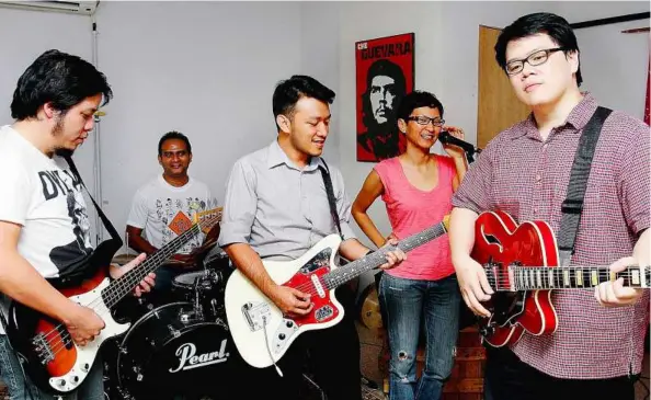  ??  ?? Daydream believers: indie outfit Ferns (from left), featuring bassist adrian yap, drummer rudy Frank, guitarist Johan Fariz Tan, keyboardis­t abigail de Vries and frontman Warren Chan, is a band that has kept a practical, down-to-earth view on how to...