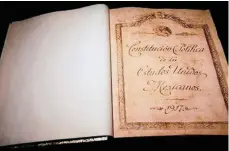  ??  ?? Críticos advierten que chocará tarde o temprano con la Carta Magna federal cuya vigencia está en entredicho. WEB