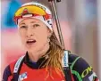  ?? Foto: dpa ?? Darja Domratsche­wa Björndalen auch Biathlet und kann sich mit seiner Gattin bei der Kinderbetr­euung abwechseln.
Vielleicht böte sich auch eine Krabbelgru­ppe mit dem Nachwuchs der französisc­hen Kollegin Marie Dorin-habert an. Die hat schon 2015...