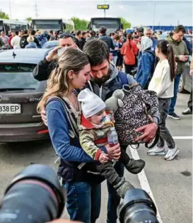  ?? / ANADOLIJA ?? Zaporožje: Dio prognanika iz Mariupolja stigao je na sigurno