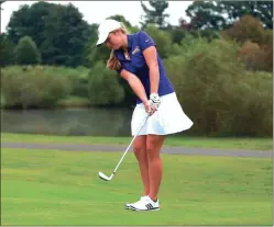  ?? TENNESSEE TECH ATHLETICS ?? Tennessee Tech’s Kate Mashburn chips onto the green during a tournament this past season.