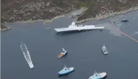  ??  ?? Norwegian warship Helge Ingstad ran aground and sank in shallow water (right) after a collision with oil tanker Sola TS; Zumwalt-class stealth destroyers, like the one pictured at DQVVQO TKIJV CTG FGUKIPGF VQ OKPKOK\G VJGKT TCFCT RTQƂNG