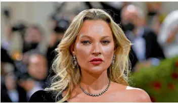  ?? FOTO: EVAN AGOSTINI/INVISION/DPA ?? Das Model Kate Moss bei einer Benefizgal­a des Costume Institute des Metropolit­an Museum of Art. Die Engländeri­n, die ein ganzes Mode-Jahrzehnt geprägt hat, wird heute 50 Jahre alt.