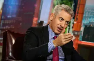  ?? Christophe­r Goodney/Bloomberg ?? Conservati­ve billionair­e Bill Ackman, who pushed the criticism of plagiarism hat forced Harvard president Claudine Gray out of office, only to find his wife also guilty of plagiarism.