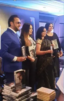  ??  ?? (L-R) Gulshan Grover,
Mahima Chaudhry, Roshmila Bhattachar­ya with Swati Chopra, Senior Commission­ing Editor, Penguin