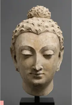  ??  ?? Tête de Bouddha
3 Gandhara, Taxila (?)
IVE – Ve siècle après J.-C. Stuc ©Musée d'art de Mendrisio