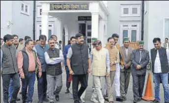  ?? DEEPAK SANSTA /HT ?? Congress legislator­s staged a walkout over alleged revenue loss of ₹10,000 crore to the state on Tuesday.
