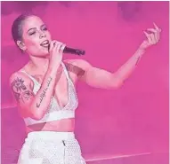  ?? SUMMERFEST ?? Halsey showed the hallmarks of an unstoppabl­e pop star at Summerfest on Friday night.