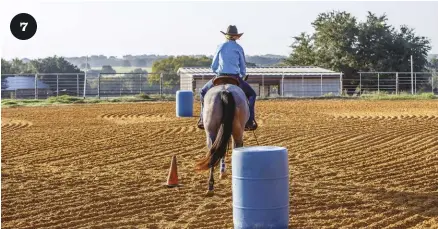  ??  ?? 7
7) Close the turn tight, and head toward the pocket on your next barrel.