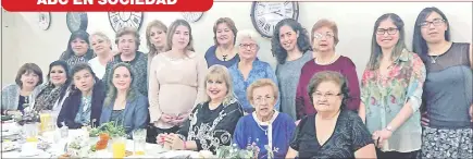  ??  ?? María Eugenia Andresen fue agasajada por familiares y amigas, con un té baby shower, por la próxima llegada de Facundo.