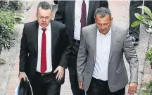  ?? EMRE TAZEGUL/AP ?? Livre. Brunson (E) vai para casa após julgamento em Izmir