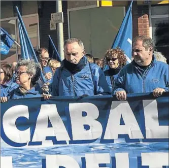  ?? VICENÇ LLURBA ?? La Plataforma en defensa de l’Ebre en la histórica manifestac­ión del domingo