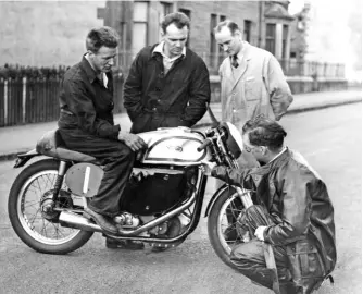  ??  ?? Left: L to R, Joe Woollams, Bob, Joe and Vic Willoughby at North Road in Bellshill with the pannier tanked Potts machine.