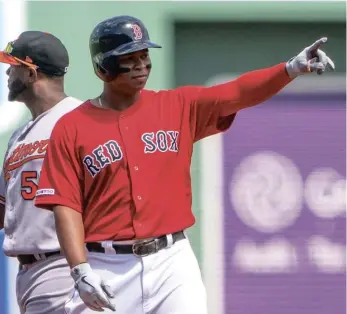  ??  ?? Rafael Devers fue con su producción el mejor jugador de los Medias Rojas esta campaña..