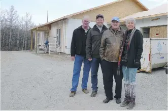  ?? CLAIRE YOUNG ?? From Willowbroo­k Homes: Mike Dowie, Jason Roberge, and Cecil Jenkinson. Deborah Day, right, will be living with her brother Mike Day and his wife, Lucie, in their custom home by Willowbroo­k Homes.