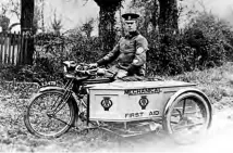  ??  ?? Powered by a 4hp Model H Triumph, the first AA ‘mechanical first-aid outfit’ to cover the Bath Road before it became the A4 was pictured at Colnbrook in 1909.