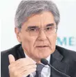  ?? FOTO: DPA ?? Siemens-Vorstandsc­hef Joe Kaeser hat Kritik am Verhalten der CSU im Asylstreit geäußert.