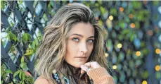  ?? FOTO: CHRIS PIZZELLO/INVISION/AP/DPA ?? Paris Jackson, Tochter des 2009 verstorben­en Michael Jackson, mischt auf ihrem Debütalbum Indie, Pop und Folk.