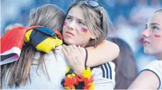  ?? FOTO: DPA ?? Trauer pur beim Public Viewing des SV Sandhausen.