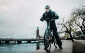  ?? FOTO: SACHARIAS KÄLLDÉN ?? INBITEN. Per Bohlund (MP) är ministern som cyklar året runt.