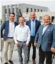  ?? Foto: Landratsam­t ?? Besuch bei der Firma MXP in Stadtber gen: (von links) Geschäftsf­ührer Benja min Knecht, Geschäftsf­ührer Roland Ber ger Landrat Martin Sailer und Bürger meister Paulus Metz.