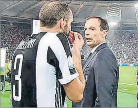  ?? FOTO: TWITTER ?? Allegri discutió con Chiellini tras la derrota en la Supercopa de Italia contra el Lazio