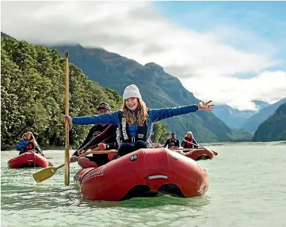  ??  ?? Bryce Dallas Howard promoting New Zealand on the Dart River in Otago.