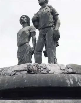  ?? ALONSO TENORIO ?? Desde su colocación en la rotonda de Zapote, las esculturas no han recibido mantenimie­nto, admitió el Conavi.