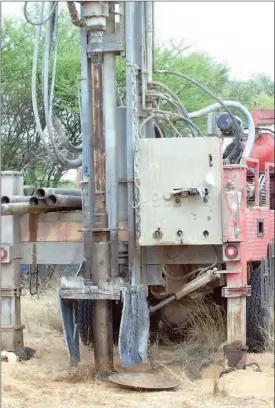  ?? PIC: KAVANGORES­OURCES.COM ?? Testing samples: Kavango continues its drilling programmes in the West