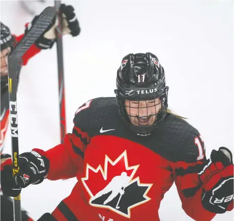  ?? JEFF MCINTOSH/THE CANADIAN PRESS ?? Ella Shelton scored in Sunday's 5-1 win over ROC at the IIHF Women's World Championsh­ip in Calgary.