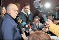  ?? ?? Javier Tebas, presidente de LaLiga, atiende a los diferentes medios de comunicaci­ón en la alfombra roja de los Premios AS del Deporte 2023.