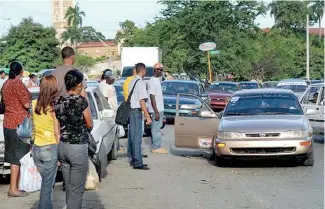  ?? K.M. ?? Algunos choferes de rutas urbanas ha establecid­o otra tarifa desde el martes.