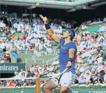  ?? FOTO: ALFONSO JIMÉNEZ ?? Rafa Nadal, en la central de Roland Garros, donde ha ganado sus nueve títulos de Roland Garros. Hoy a por la décima final