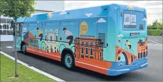  ??  ?? Un Bus de la SEMTM récemment habillé aux couleurs du Tour de France