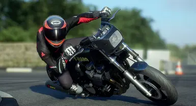  ??  ?? Virtuale Una moto di Mr Martini su Ride 3, disponibil­e per Playstatio­n, Xbox e Pd