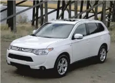  ?? BRIAN HARPER FOR NATIONAL POST ?? The all-new Outlander sports a fresher look — inside and out.