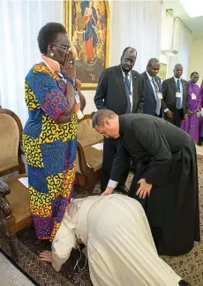  ??  ?? Tears: Deputy president Rebecca Nyandeng Garang